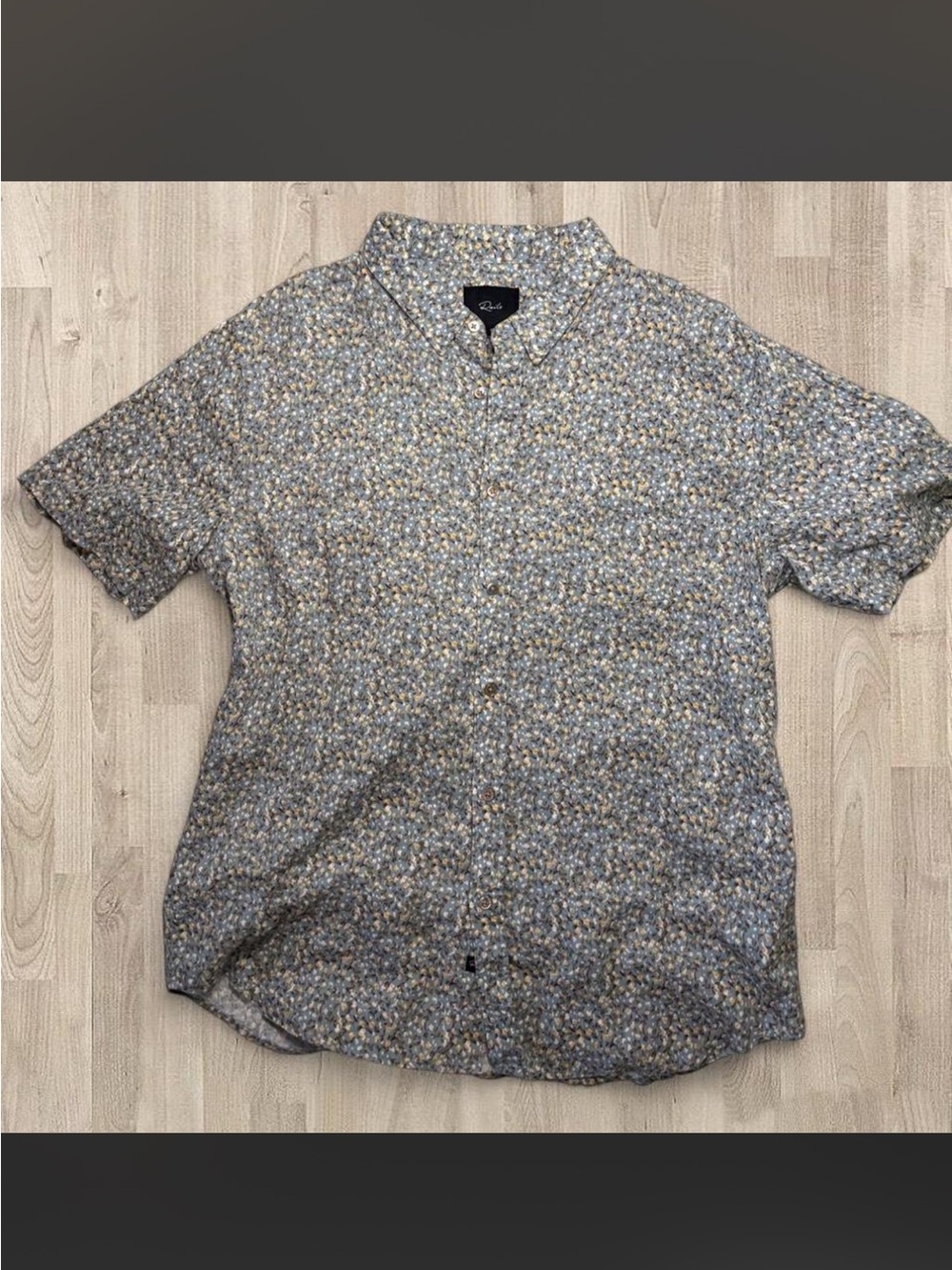 Beautiful Rails short sleeve button-down in size XL 🌼